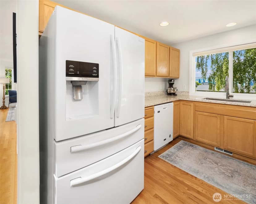 Property photo for 12741 37th Avenue Ne, Seattle photo 9