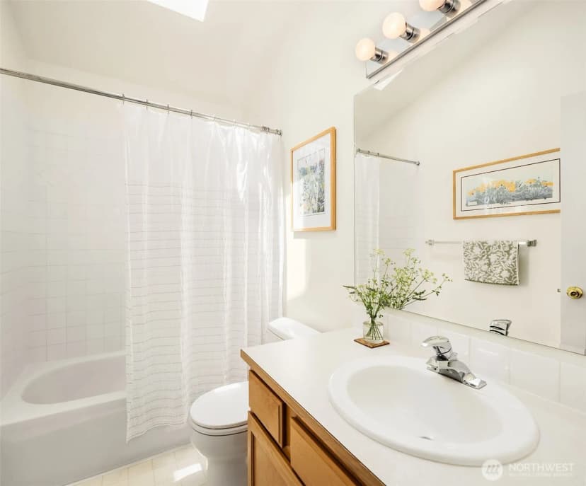 Property photo for 12741 37th Avenue Ne, Seattle photo 28