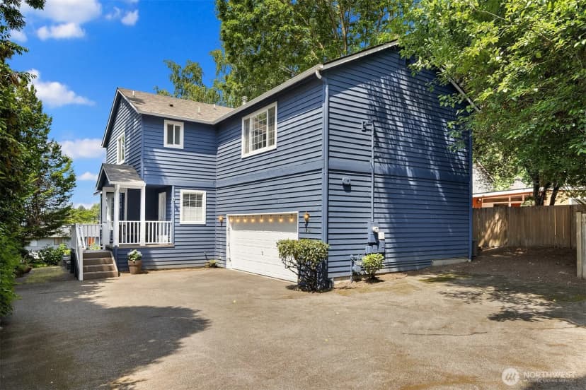 Property photo for 12741 37th Avenue Ne, Seattle photo 2