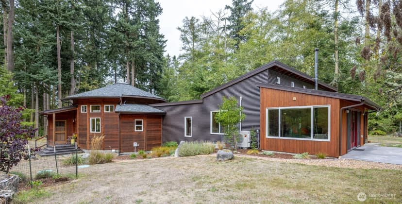 Property photo for 530 Lucky Dog Lane, Coupeville photo 2