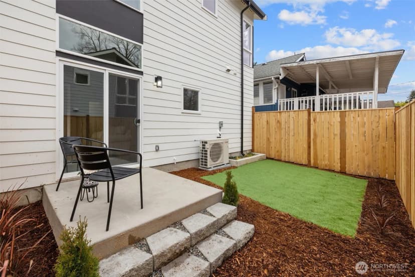 Property photo for 5984 26th Avenue Sw #b, Seattle photo 14