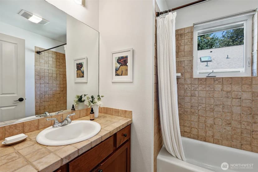Property photo for 4046 B Ne 55th Street, Seattle photo 26