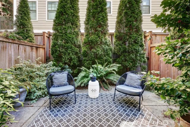 Property photo for 4046 B Ne 55th Street, Seattle photo 5