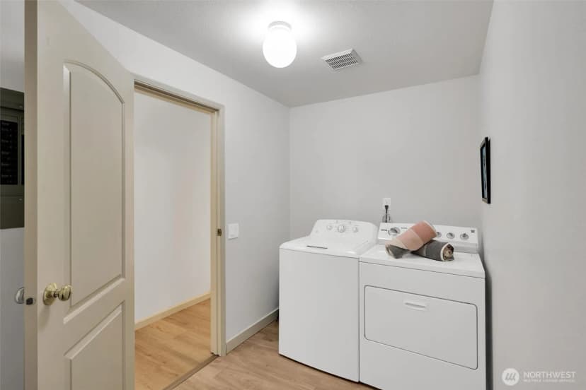 Property photo for 10218 Ne 16th Street #q-7, Bellevue photo 29