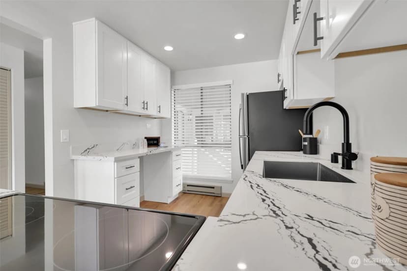 Property photo for 10218 Ne 16th Street #q-7, Bellevue photo 13