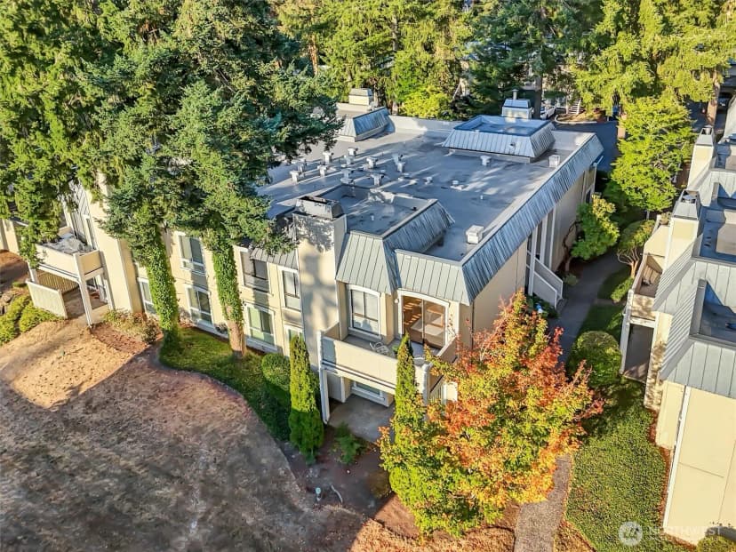 Property photo for 10218 Ne 16th Street #q-7, Bellevue photo 31