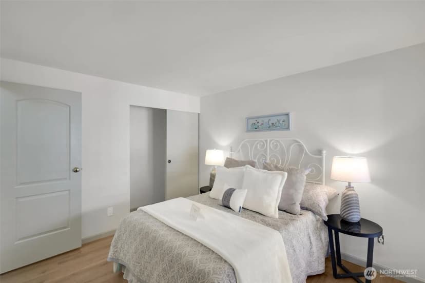 Property photo for 10218 Ne 16th Street #q-7, Bellevue photo 23