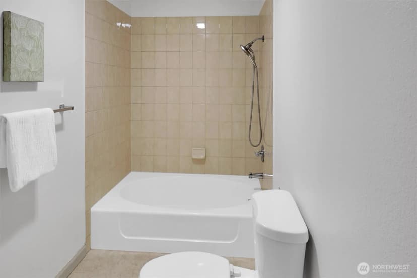 Property photo for 10218 Ne 16th Street #q-7, Bellevue photo 26