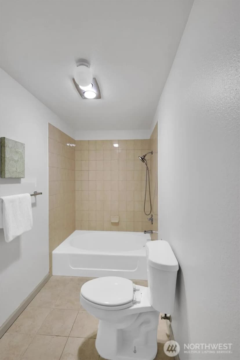 Property photo for 10218 Ne 16th Street #q-7, Bellevue photo 25