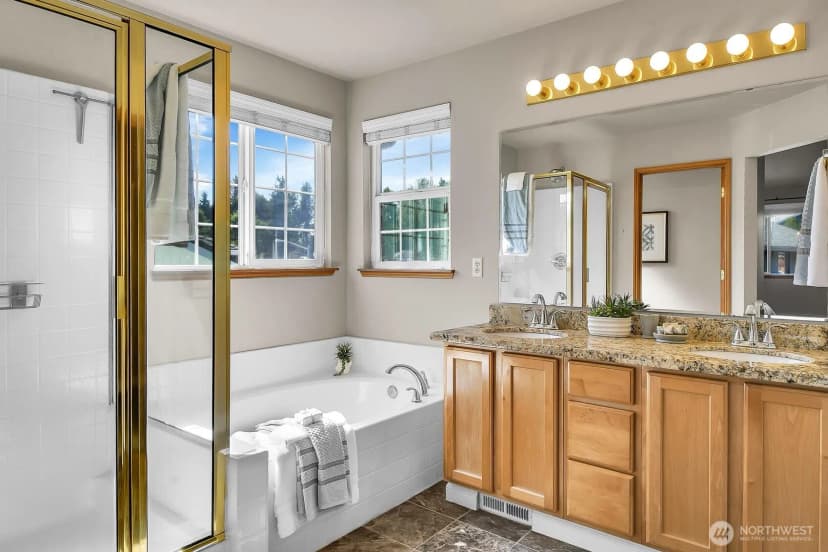 Property photo for 18524 114th Avenue Se, Renton photo 16