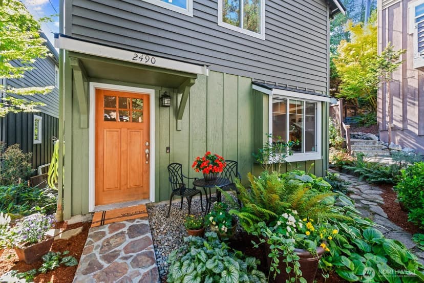 Property photo for 2490 Sw Webster Street, Seattle photo 2