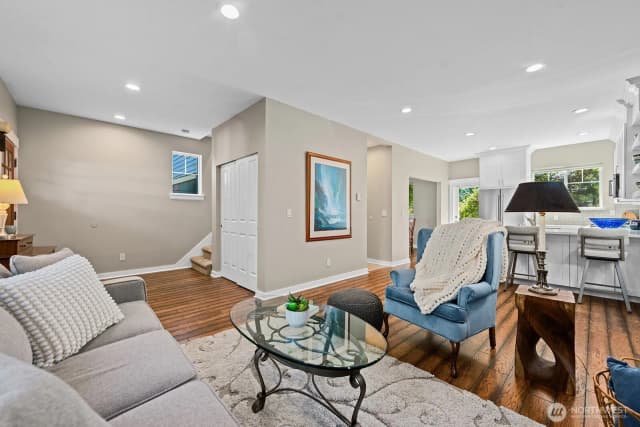 Property photo for 2490 Sw Webster Street, Seattle photo 4