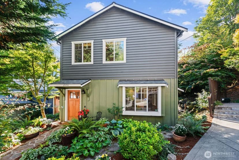 Property photo for 2490 Sw Webster Street, Seattle