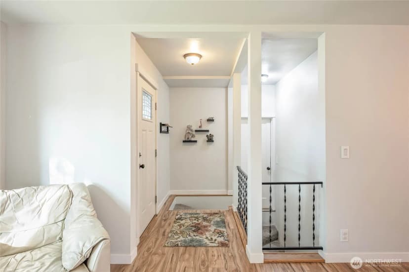 Property photo for 1226 8th Street, Wenatchee photo 3