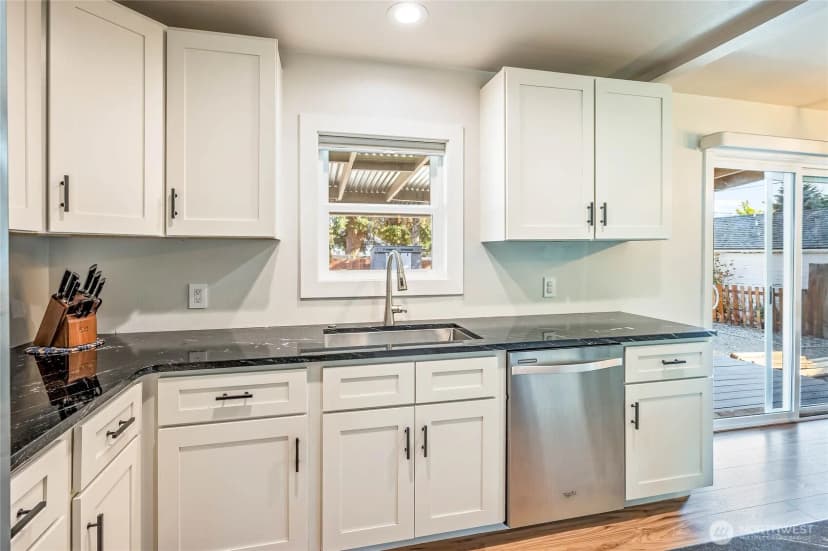 Property photo for 1226 8th Street, Wenatchee photo 10