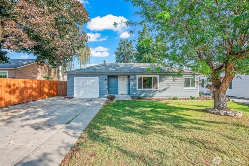 Property photo for 1226 8th Street, Wenatchee