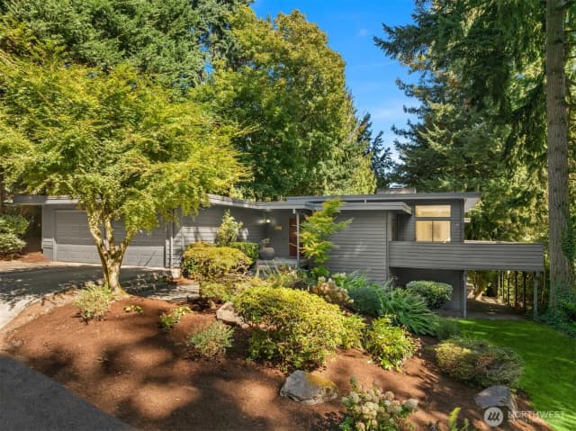 Property photo for 6920 94th Avenue Se, Mercer Island