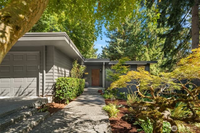 Property photo for 6920 94th Avenue Se, Mercer Island photo 2