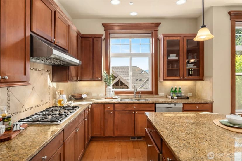 Property photo for 2520 Nw Alpine Crest Way, Issaquah photo 11