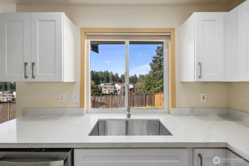 Property photo for 15920 42nd Avenue E, Tacoma photo 9
