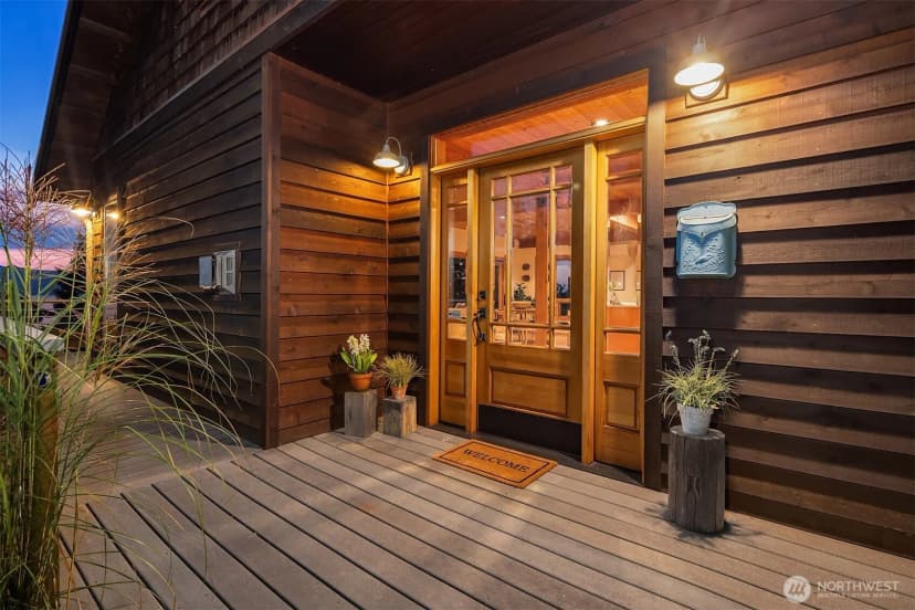 Property photo for 1002 Chuckanut Drive, Bellingham photo 3