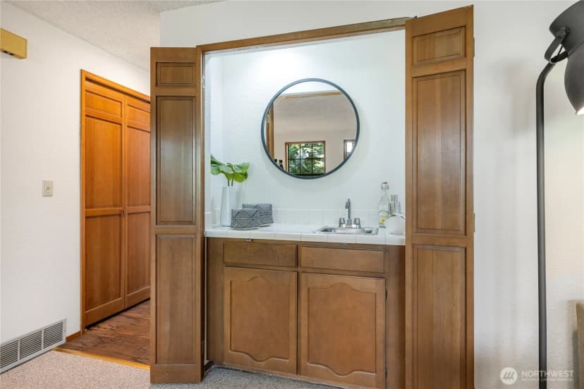 Property photo for 4631 Highland Drive, Bellevue photo 11