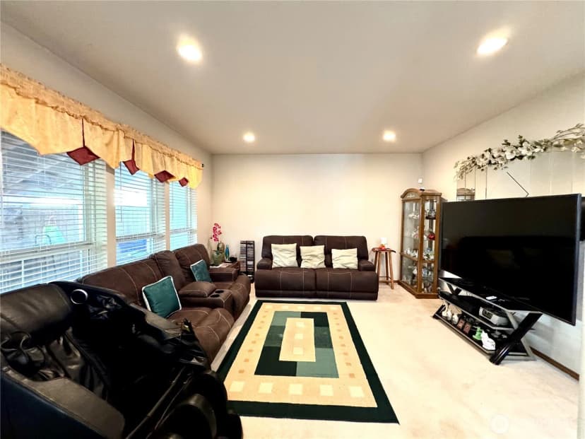 Property photo for 1612 Holbrook Avenue, Everett photo 5