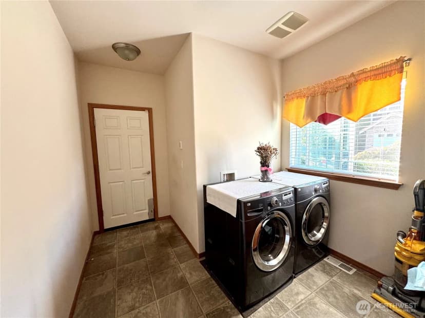 Property photo for 1612 Holbrook Avenue, Everett photo 12