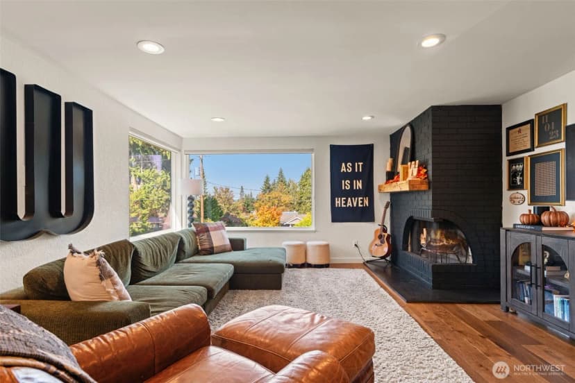 Property photo for 1026 Glen Street, Edmonds photo 8
