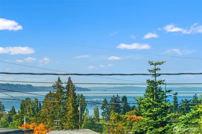 Property photo for 1026 Glen Street, Edmonds