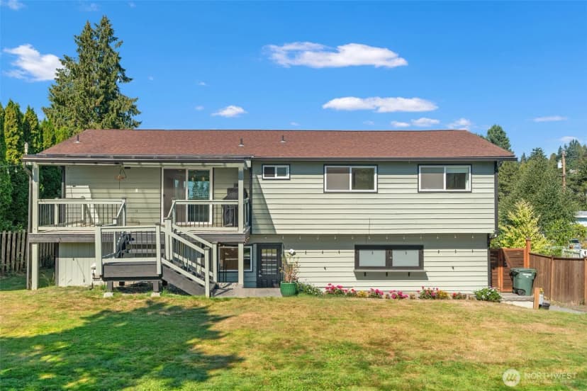 Property photo for 1026 Glen Street, Edmonds photo 33