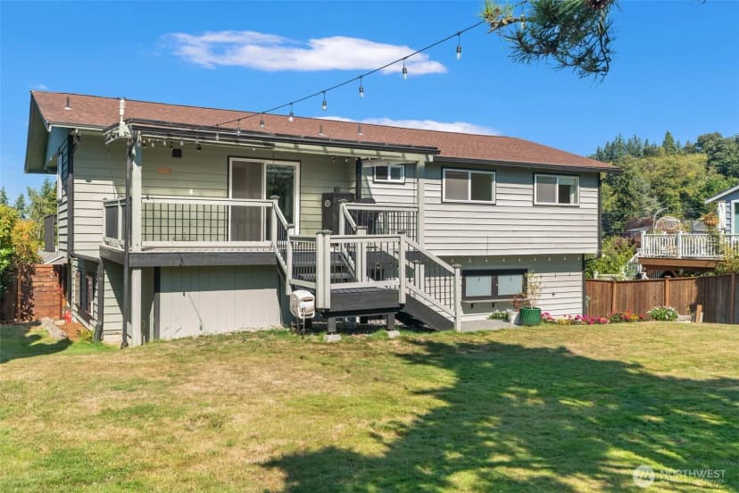 Property photo for 1026 Glen Street, Edmonds photo 34