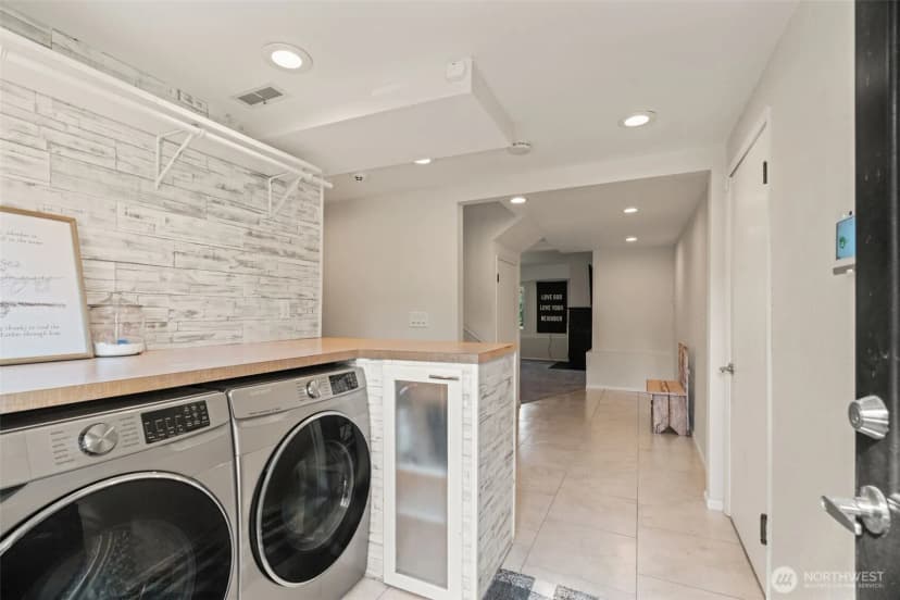 Property photo for 1026 Glen Street, Edmonds photo 27