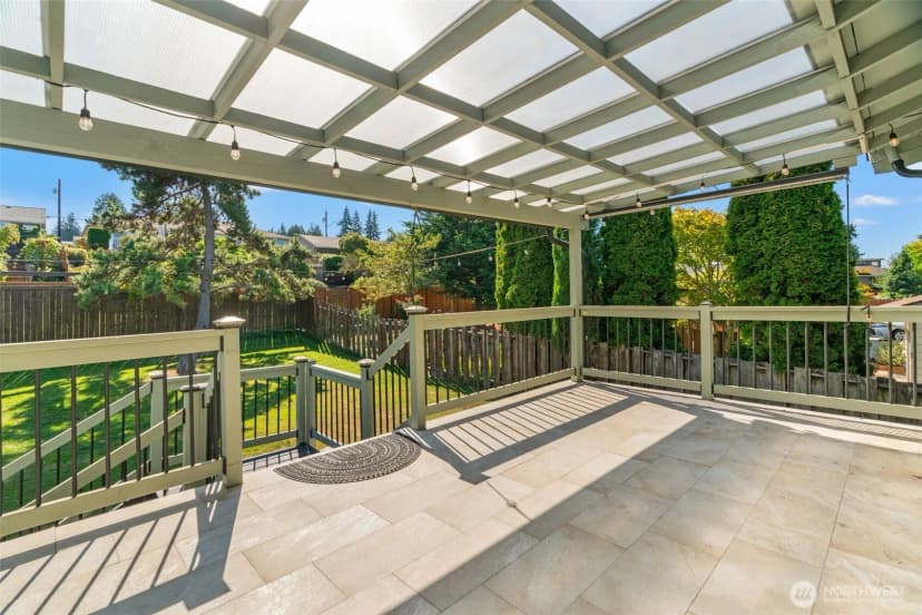 Property photo for 1026 Glen Street, Edmonds photo 28