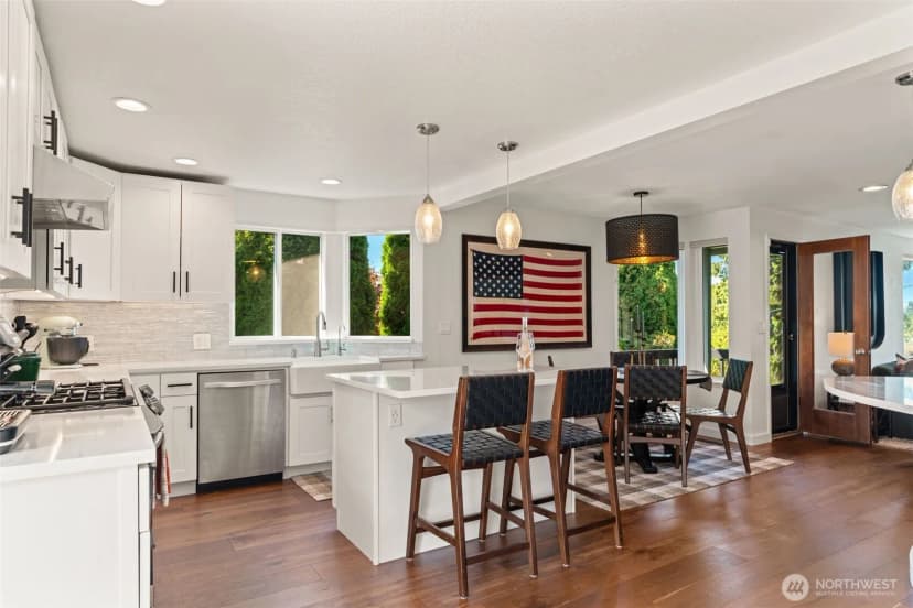 Property photo for 1026 Glen Street, Edmonds photo 15