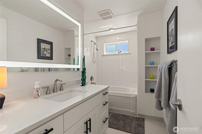 Property photo for 1026 Glen Street, Edmonds photo 23