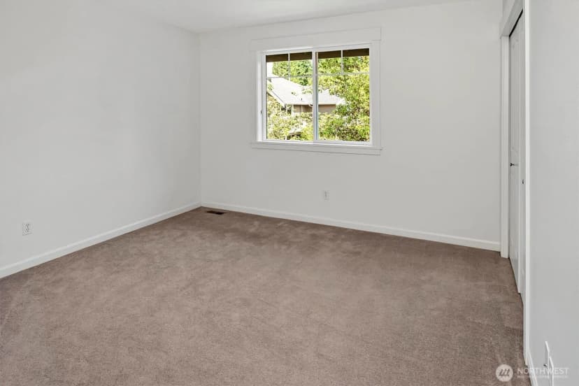 Property photo for 1122 140th Avenue Se, Bellevue photo 24