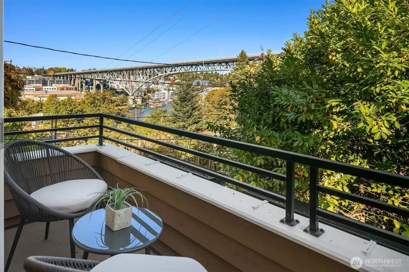 Property photo for 2720 Nob Hill Avenue N, Seattle photo 11