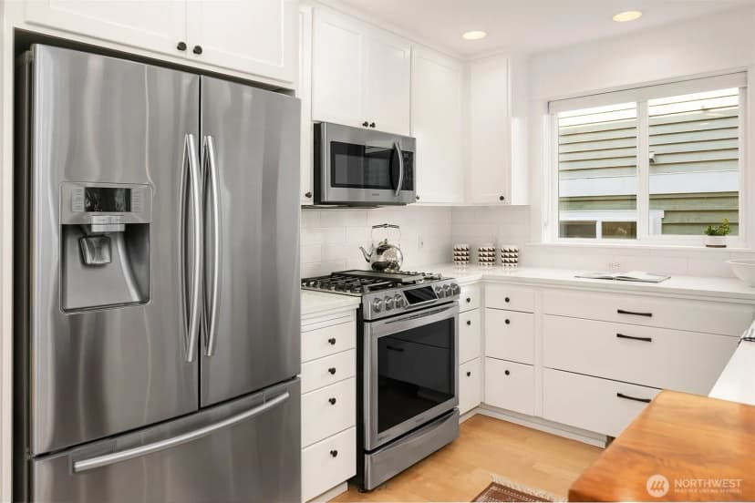 Property photo for 2720 Nob Hill Avenue N, Seattle photo 15