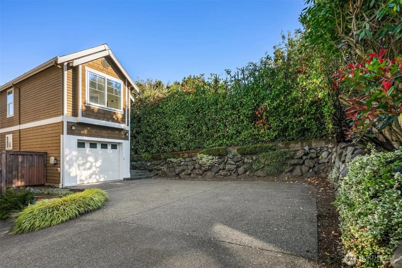Property photo for 2720 Nob Hill Avenue N, Seattle photo 34