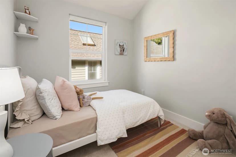Property photo for 2720 Nob Hill Avenue N, Seattle photo 23