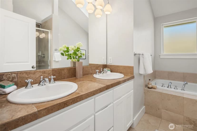 Property photo for 2720 Nob Hill Avenue N, Seattle photo 20