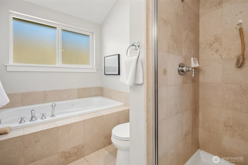 Property photo for 2720 Nob Hill Avenue N, Seattle photo 21