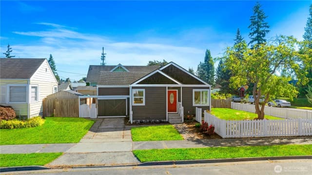 Property photo for 2031 Maple Street, Everett
