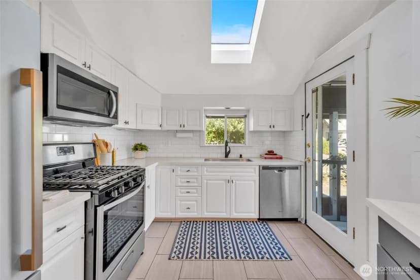 Property photo for 5232 S Holly Street, Seattle photo 13