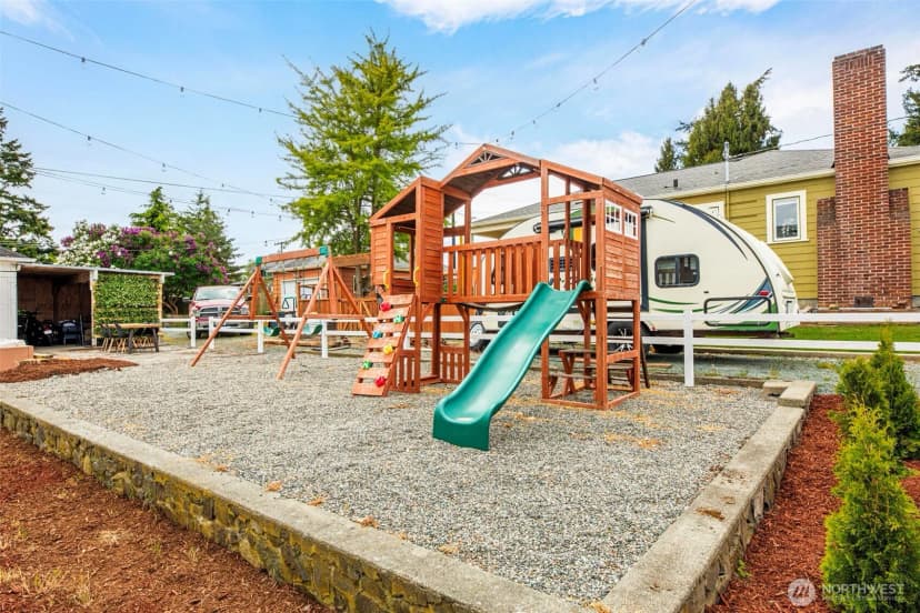 Property photo for 1301 14th Street, Anacortes photo 30