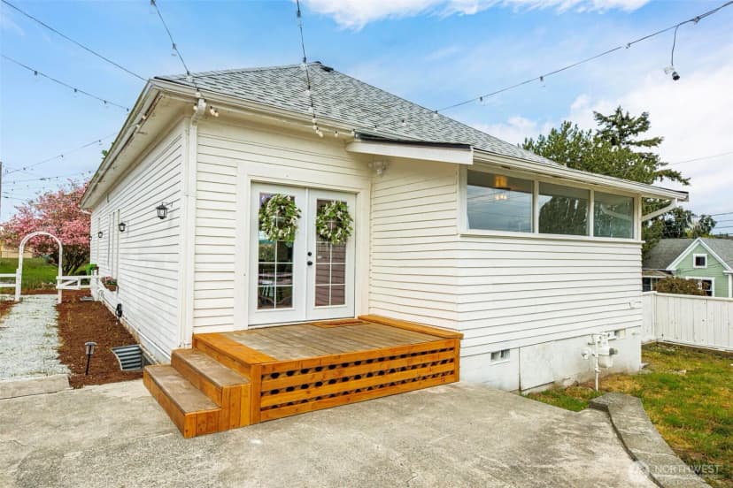 Property photo for 1301 14th Street, Anacortes photo 32