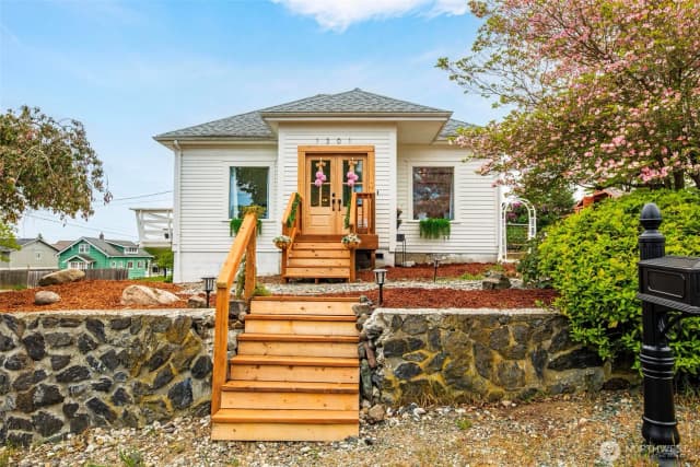 Property photo for 1301 14th Street, Anacortes