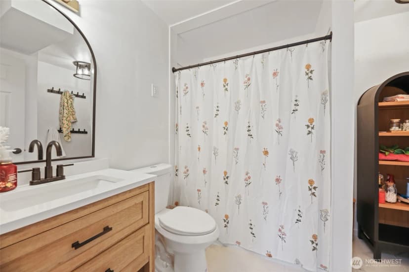 Property photo for 1301 14th Street, Anacortes photo 25