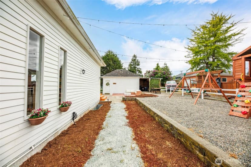 Property photo for 1301 14th Street, Anacortes photo 29